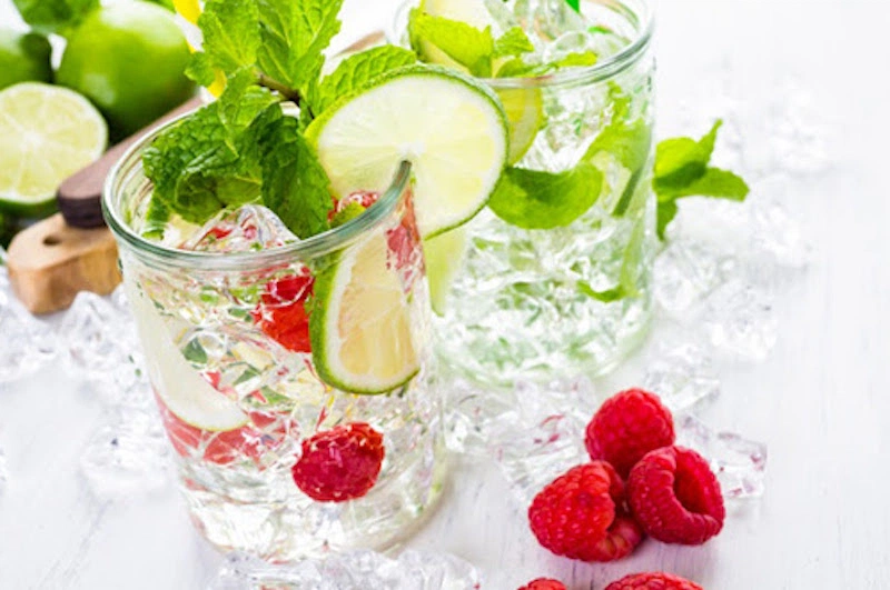 Cách làm detox chanh mật ong cùng với mâm xôi