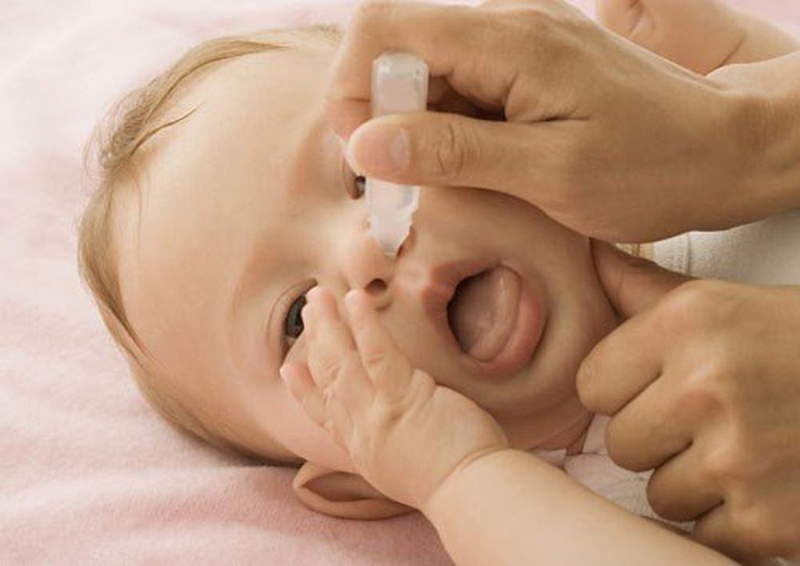 7 cách trị cảm sốt cho bé cha mẹ không nên bỏ qua