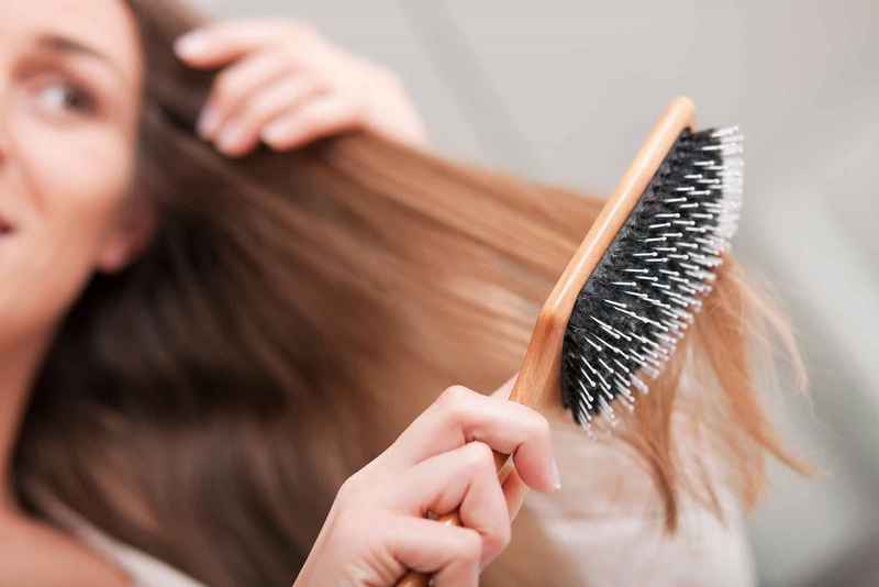 8 mẹo loại bỏ tóc xơ rối ít ai biết đến 1