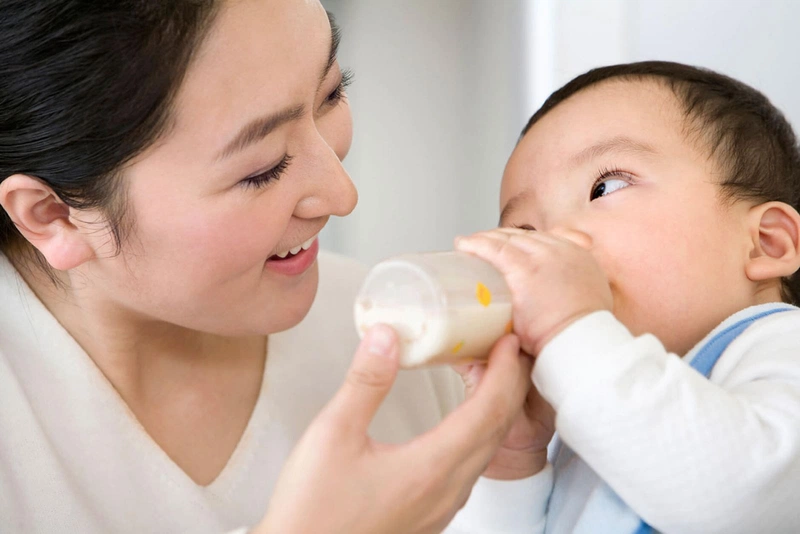 Mẹ cần trang bị bí kíp cai sữa cho bé