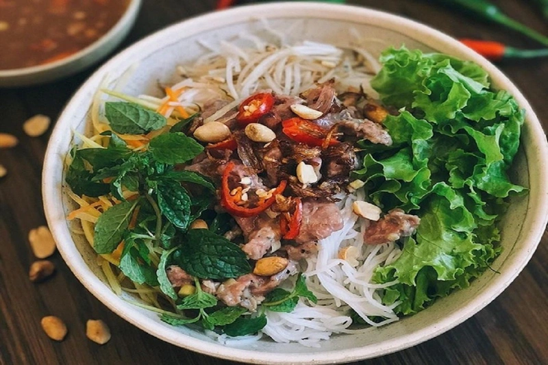 Ăn bún có béo không? Những lưu ý khi ăn bún giúp bạn ăn bún mà không lo béo 2