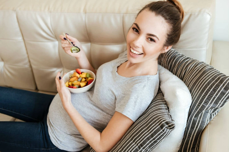 Ăn uống đầy đủ chất là cách giữ thai trong 3 tháng đầu của thai kỳ khá tốt