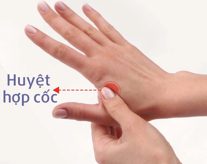Bạn có biết cách bấm huyệt chống say xe không 2