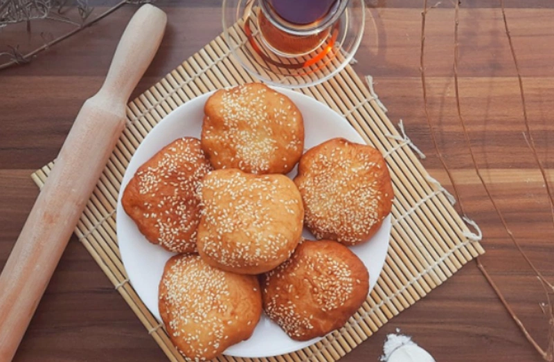 Bật mí calo có trong một cái bánh tiêu là bao nhiêu