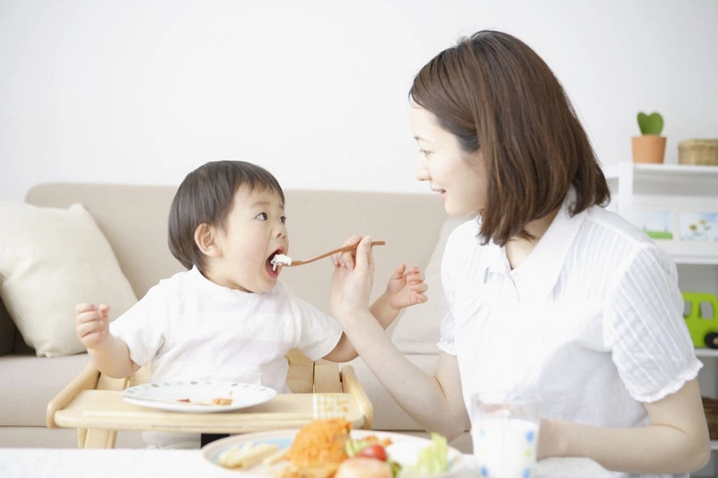 Bé 1 tuổi ăn yến hũ được không? Lợi ích của yến hũ đối với bé 4