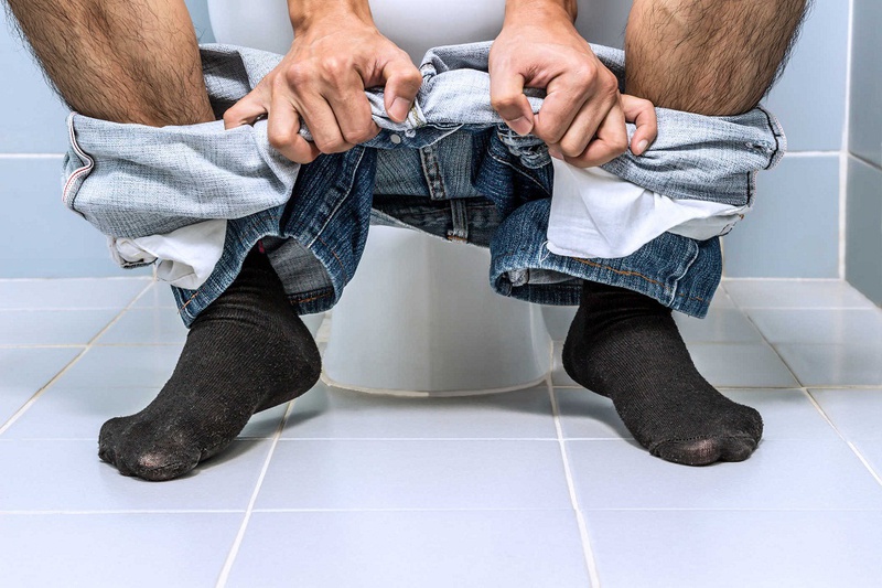 Bệnh viêm trực tràng đi ngoài ra máu có nguy hiểm như thế nào1