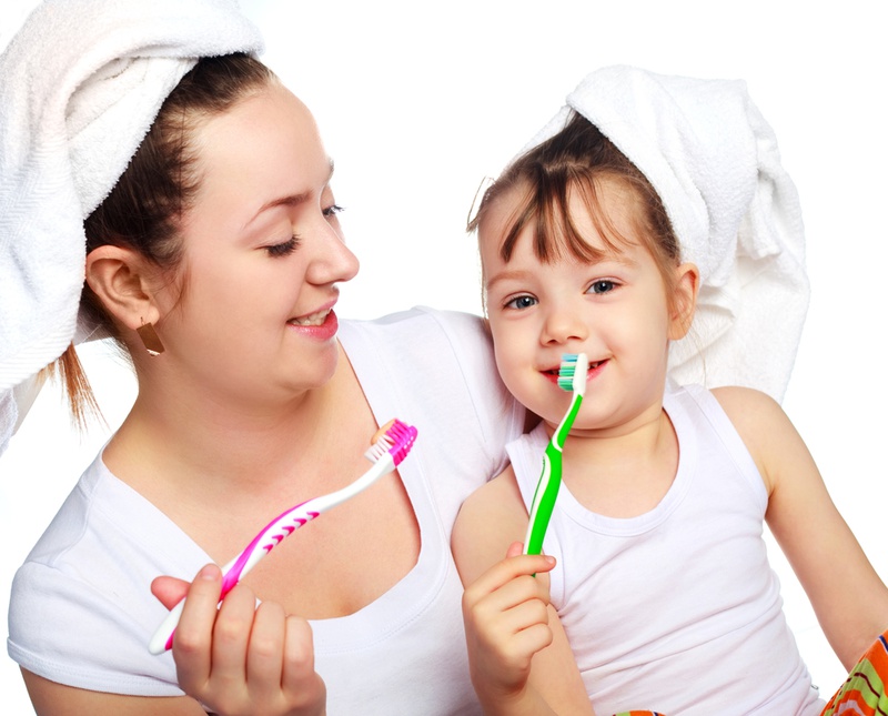 Bí quyết vệ sinh răng miệng cho bé 2 tuổi theo chuẩn y khoa 1
