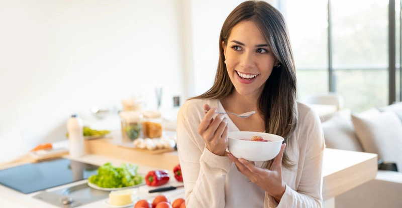 Ăn uống lành mạnh cũng là cách chữa nhiệt miệng an toàn