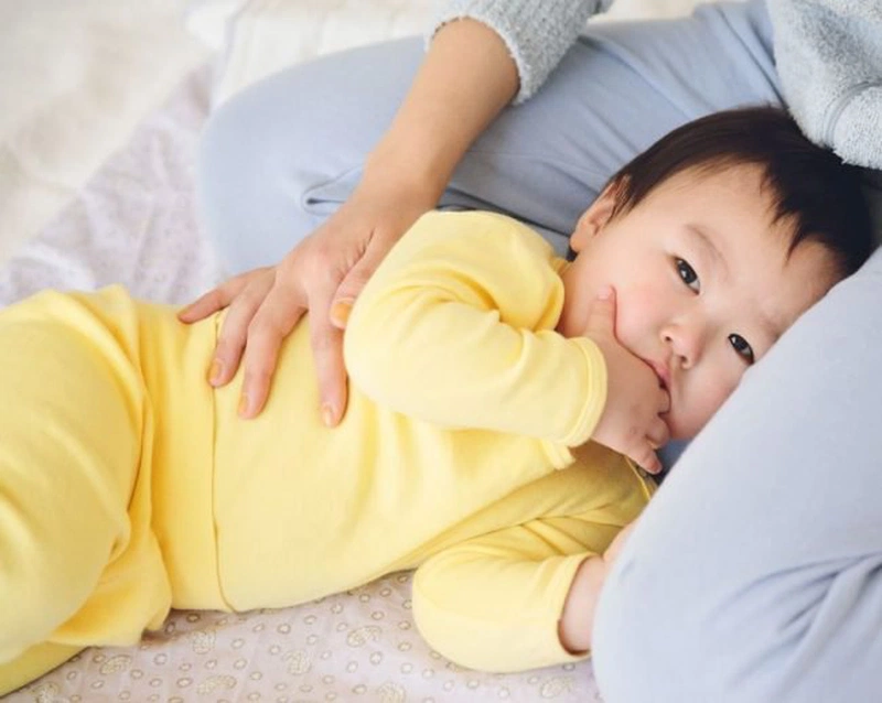 Cẩn trọng khi vệ sinh mũi cho trẻ sơ sinh bằng tăm bông 1