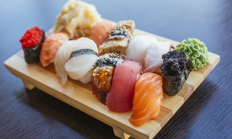 sushi có tốt không: có, sushi chứa nhiều omega 3 rất cần thiết cho cơ thể
