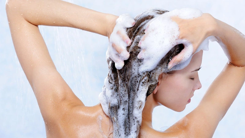 Mới nhuộm tóc xong có nên dùng dầu xả dưỡng tóc không