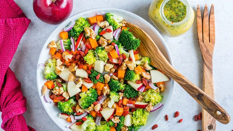 Đừng mắc những sai lầm này khi ăn Salad giảm cân, nếu không muốn phản tác  dụng - Nhà thuốc FPT Long Châu