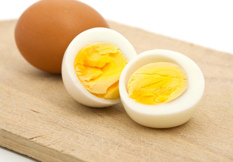 Phun môi xong kiêng trứng bao lâu mới tốt bạn đã biết chưa