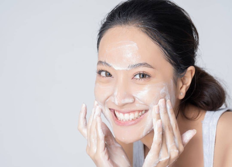 Liệt kê các nguyên tắc cần nhớ để luôn rửa mặt đúng chuẩn 1