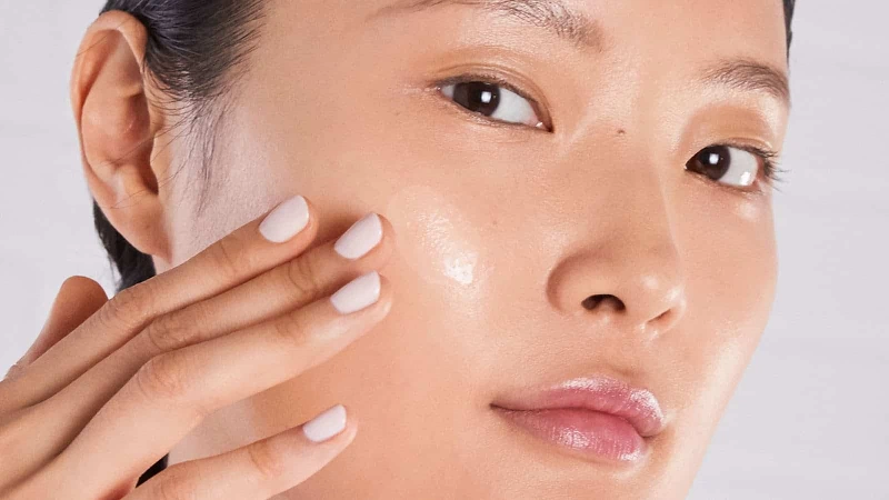 Mách bạn cách kiềm dầu cho da dễ bóng nhờn 1