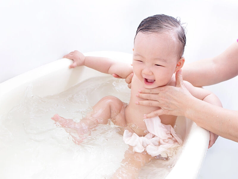 Mẹo nhỏ đuổi muỗi đơn giản chỉ bằng dầu gió 2