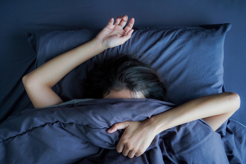 Ngủ quá nhiều là một trong những triệu chứng của chứng rối loạn cảm xúc theo mùa 2