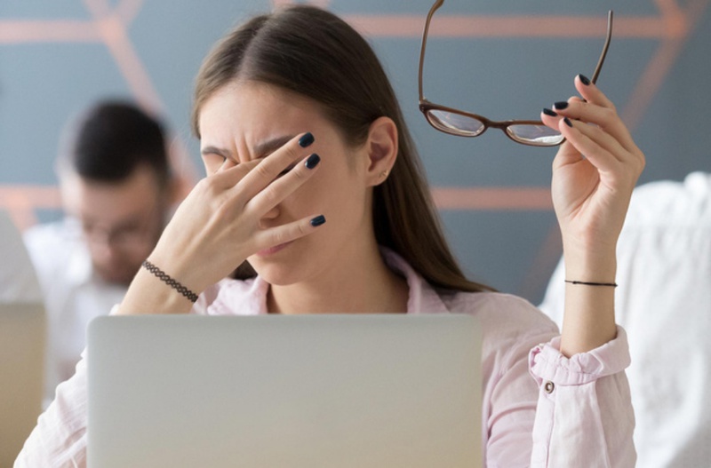 Nguyên nhân đục thủy tinh thể ở người trẻ tuổi 3
