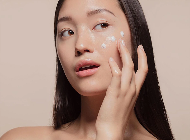 Nguyên nhân gây mụn ẩn ở má là gì? Cách điều trị mụn ẩn mà ai cũng nên biết 3