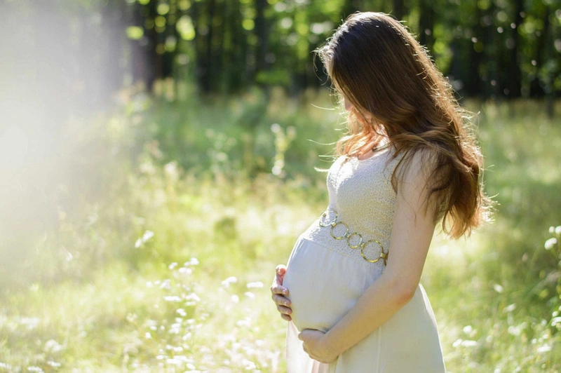 Nguyên nhân khiến mẹ bầu sau sinh dễ bị hôi nách là gì 1