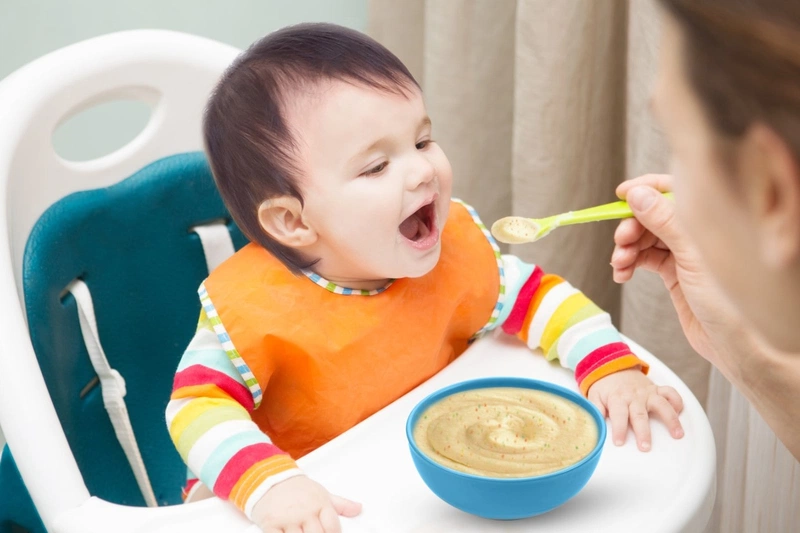 Nguyên nhân khiến trẻ biếng ăn là gì? Gợi ý thực đơn cho trẻ 1 tuổi biếng ăn 3