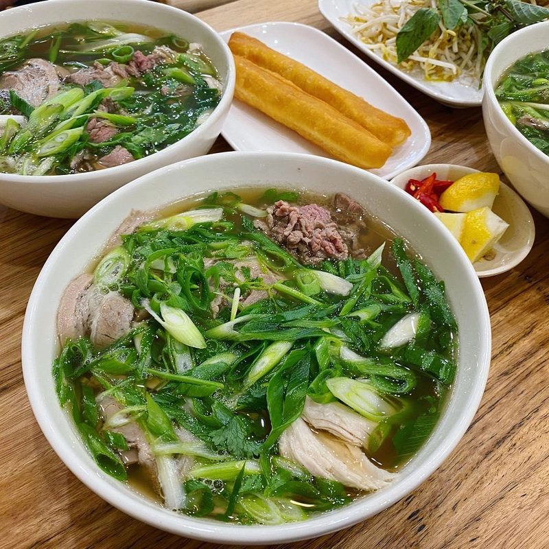 Phụ nữ sau sinh ăn hành lá được không? Lợi ích của việc ăn hành lá sau sinh 3