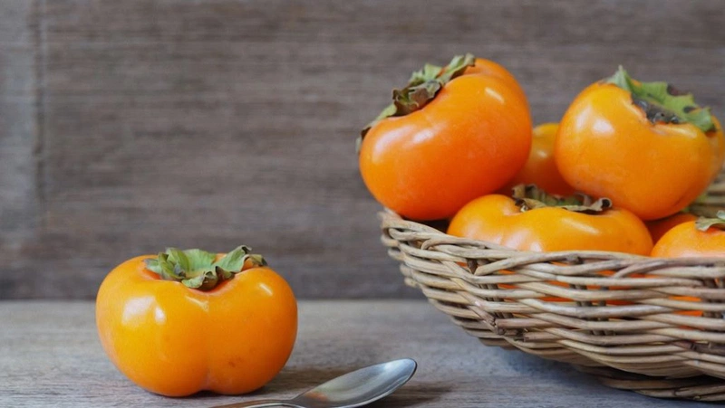 Phụ nữ sau sinh ăn hồng được không? Những lưu ý quan trọng cho mẹ khi ăn hồng 3
