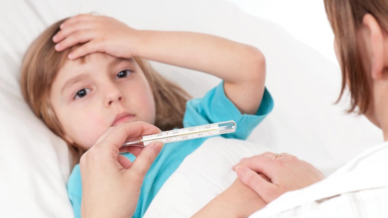 Sốt siêu vi ở trẻ em kéo dài mấy ngày? Chăm sóc trẻ bị sốt siêu vi thế nào 1