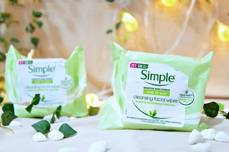 Khăn ướt tẩy trang Simple Kind to Skin Micellar Cleansing Wipes