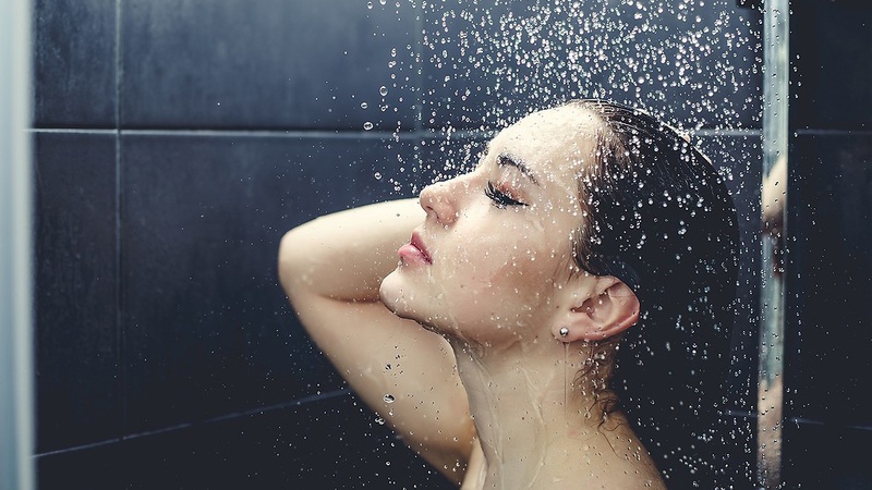 tắm đêm đột quỵ