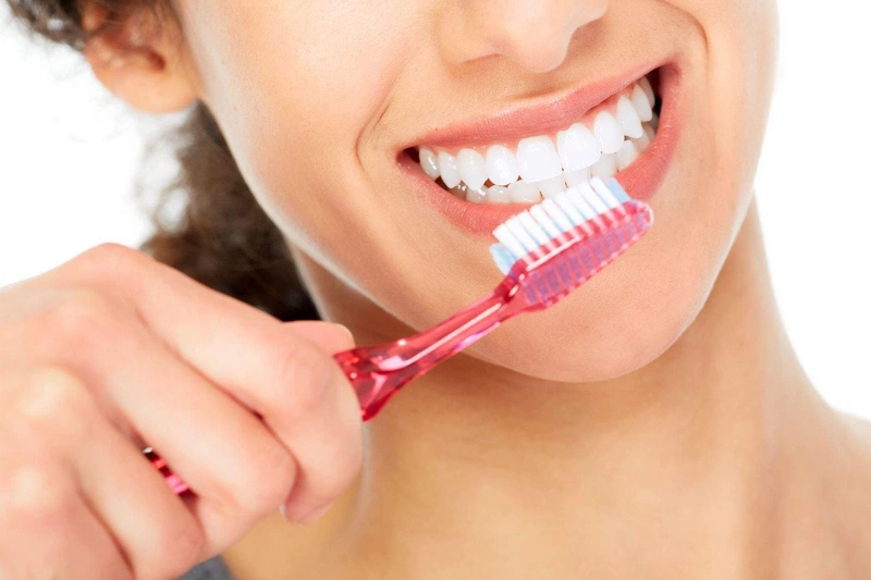 Tầm quan trọng của việc đánh răng đúng cách khi chăm sóc sức khỏe răng miệng 2