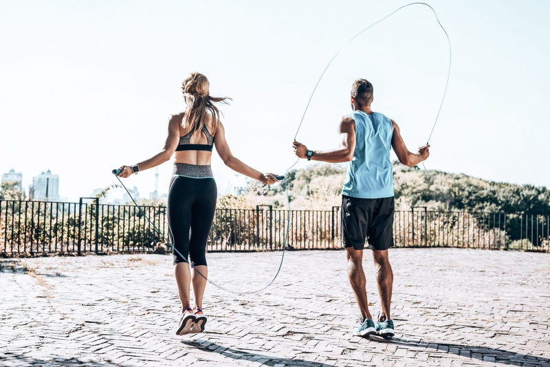 Bài tập aerobic giảm mỡ bụng cho người mới tập: nhảy dây