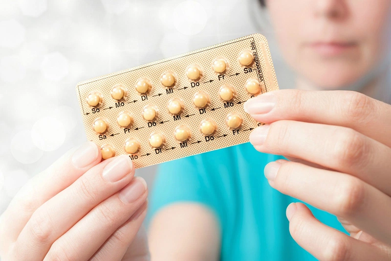 Uống thuốc tránh thai là cách quan hệ tránh có thai an toàn