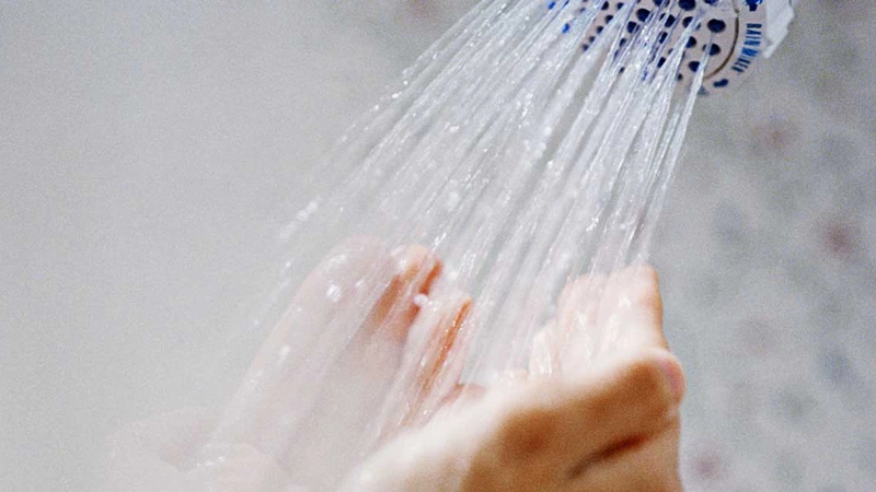 Thường xuyên tắm đêm bằng nước nóng có bị đột quỵ không 3