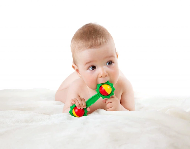 Trẻ 6 tháng biết làm gì? Điều cha mẹ cần biết giai đoạn 6 tháng tuổi 1