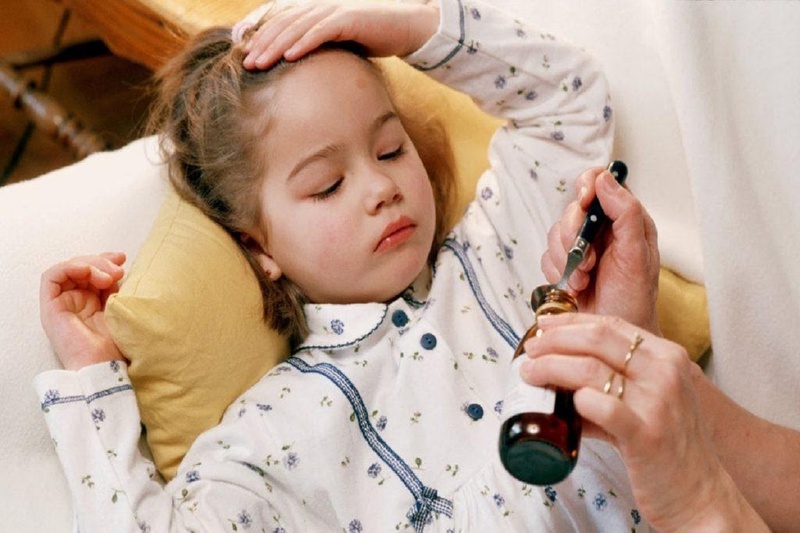 Trẻ uống nhiều thuốc hạ sốt có sao không? Những lưu ý khi sử dụng thuốc hạ sốt cho trẻ 1