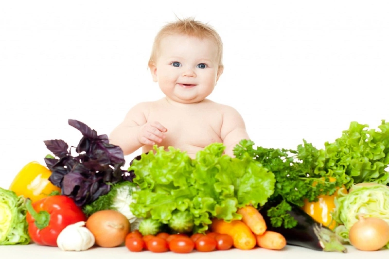 Trẻ uống sữa công thức đi ngoài màu xanh rêu có nguy hiểm không?