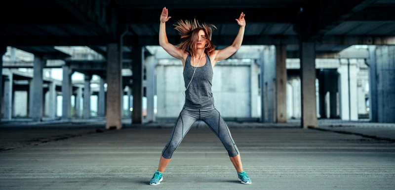 Aerobic là gì? 6 bài tập aerobic chân thon bạn nên thử 3