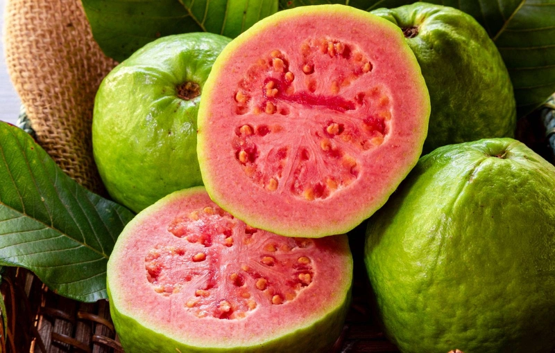 Giải đáp: Ăn hạt ổi có bị đau ruột thừa không? Ăn ổi nên hay không nên bỏ hạt? 2