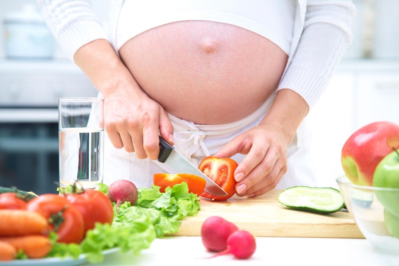 Phụ nữ mang thai không chỉ có nhiều thay đổi về tâm sinh lý mà vấn đề dinh dưỡng cũng đặc biệt phức tạp