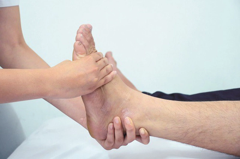 bài tập phục hồi lật cổ chân 2