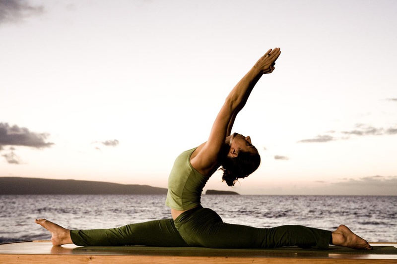 Bài tập yoga giúp da khỏe đẹp - Nhà thuốc FPT Long Châu