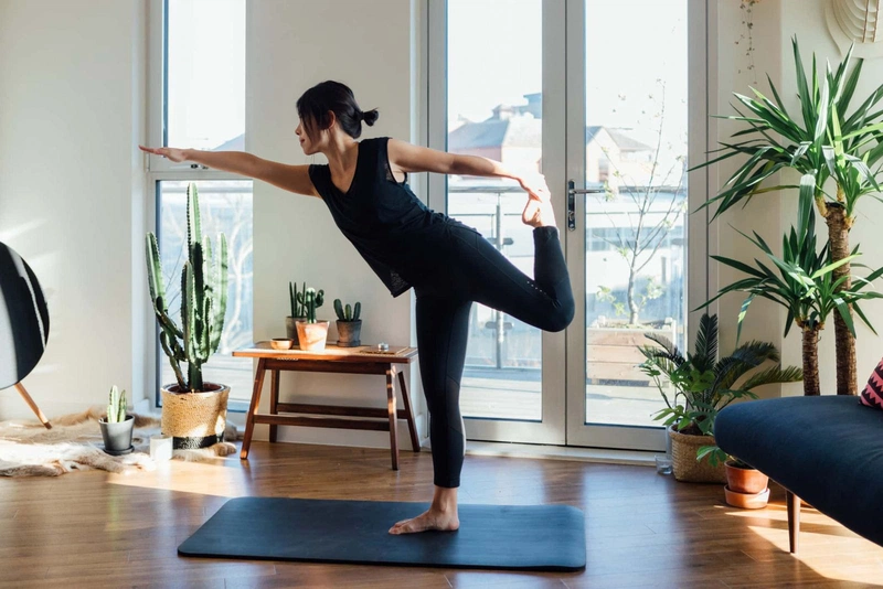 Yoga có tác dụng tích cực trong việc giảm căng thẳng mệt mỏi, hỗ trợ quá trình đốt cháy mỡ thừa hiệu quả