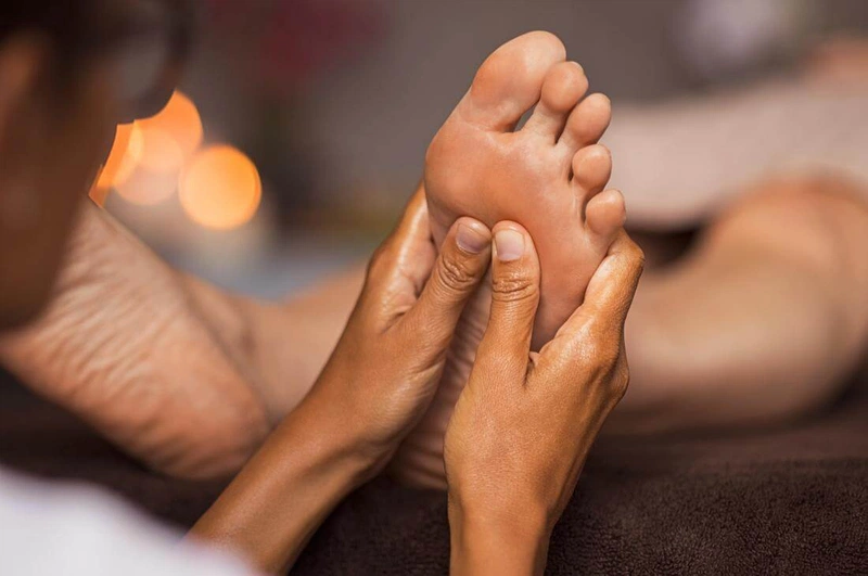 Bấm huyệt chữa viêm họng có hiệu quả không? Cách thực hiện như thế nào? 3