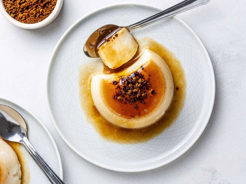 Bạn đã biết ăn bánh flan có nổi mụn không hay chưa? 1