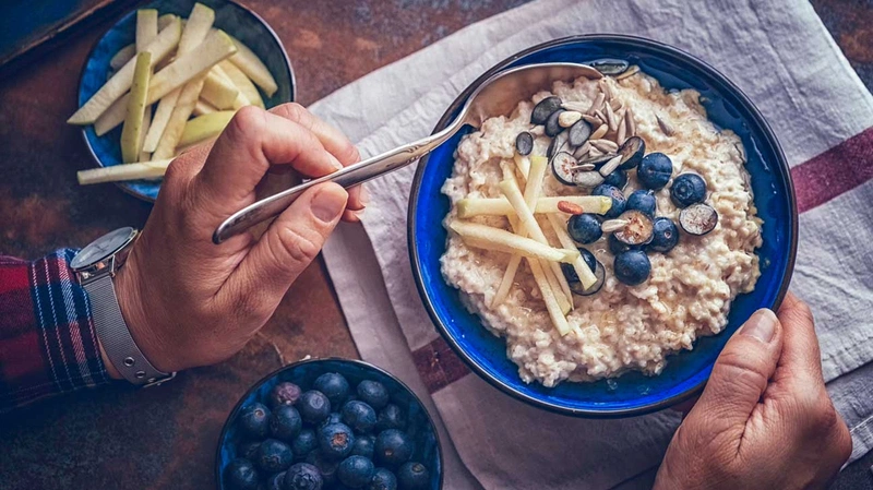 Mục đích của chế độ ăn kiêng low-carb là hạn chế lượng carbohydrate để ưu tiên protein và chất béo