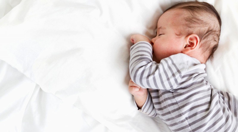 Bảng thời gian ngủ của trẻ sơ sinh chi tiết từng giai đoạn