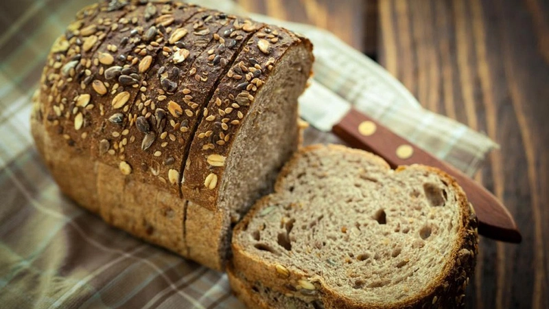 Bánh mì đen được coi là thực phẩm dinh dưỡng chứa lượng chất xơ cao gấp 4 lần so với bánh mì thông thường