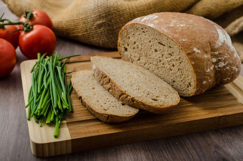 Bánh mì nguyên cám bao nhiêu calo? Có béo không 2