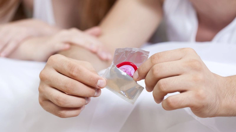 Bao cao su ra đời, phụ nữ là đối tượng mua nhiều nhất